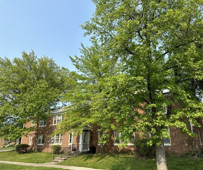 Building Photo - 2270 Noble Rd