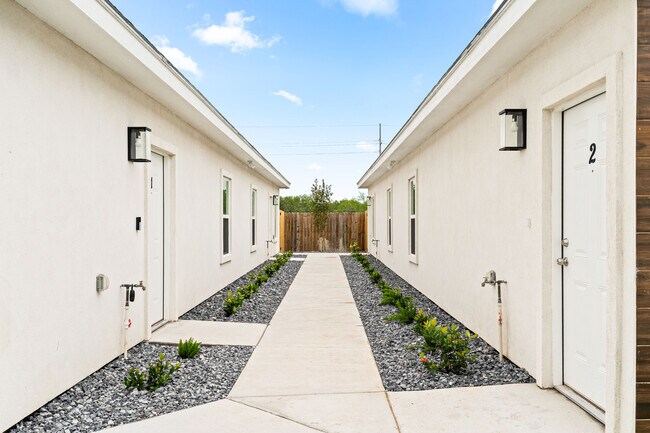 Foto del edificio - 3211 S Chloe Ave
