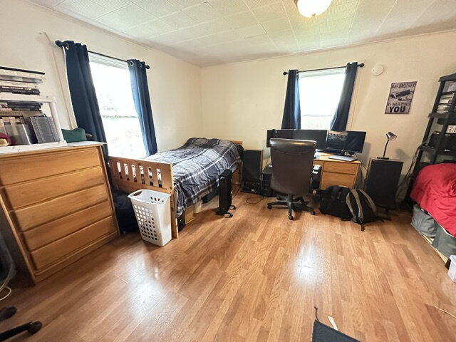 Building Photo - Studio with tiled shower close to downtown, campus, and SEL - Available August 13