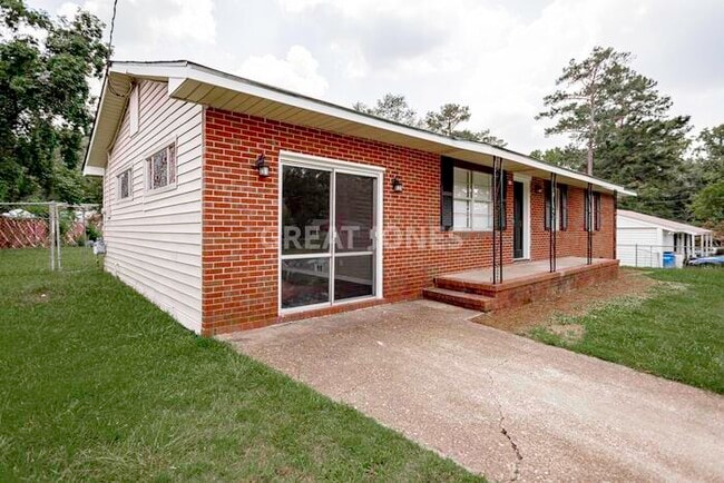 Building Photo - 5616 Pollman St