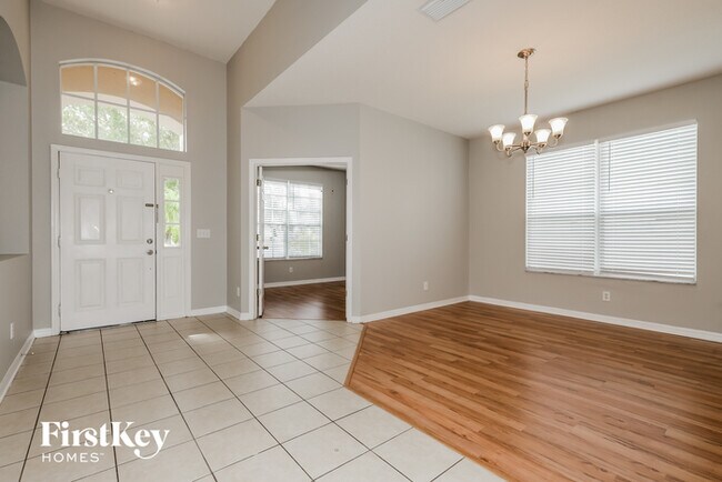 Foto del edificio - 9409 Laurel Ledge Dr