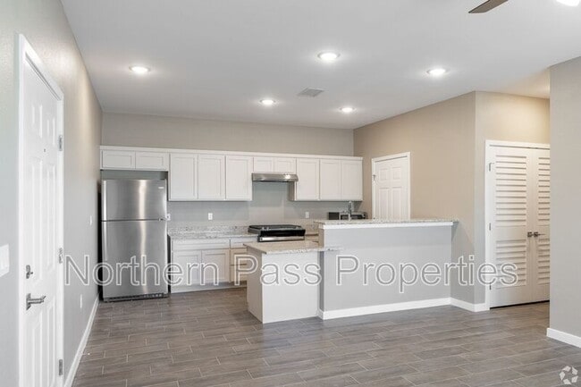 Building Photo - 9779 McCombs St