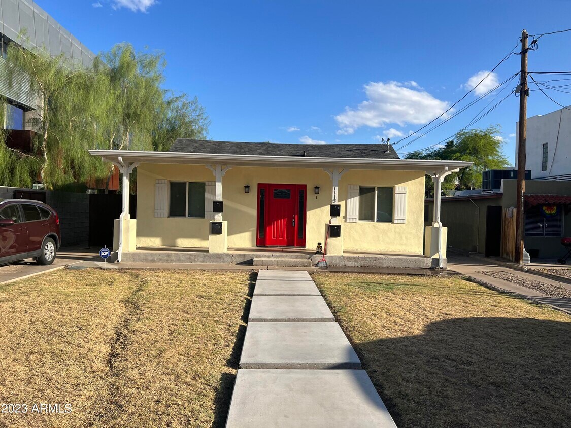 Foto principal - 1115 E Whitton Ave