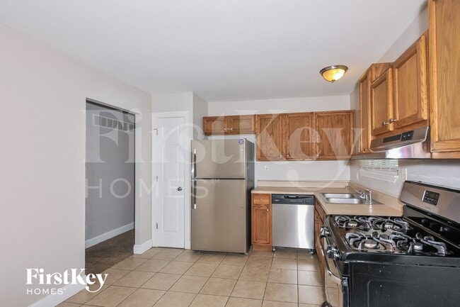 Building Photo - 2701 Essex St