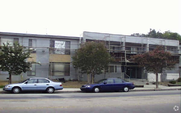Foto del edificio - 4521 Colfax Ave
