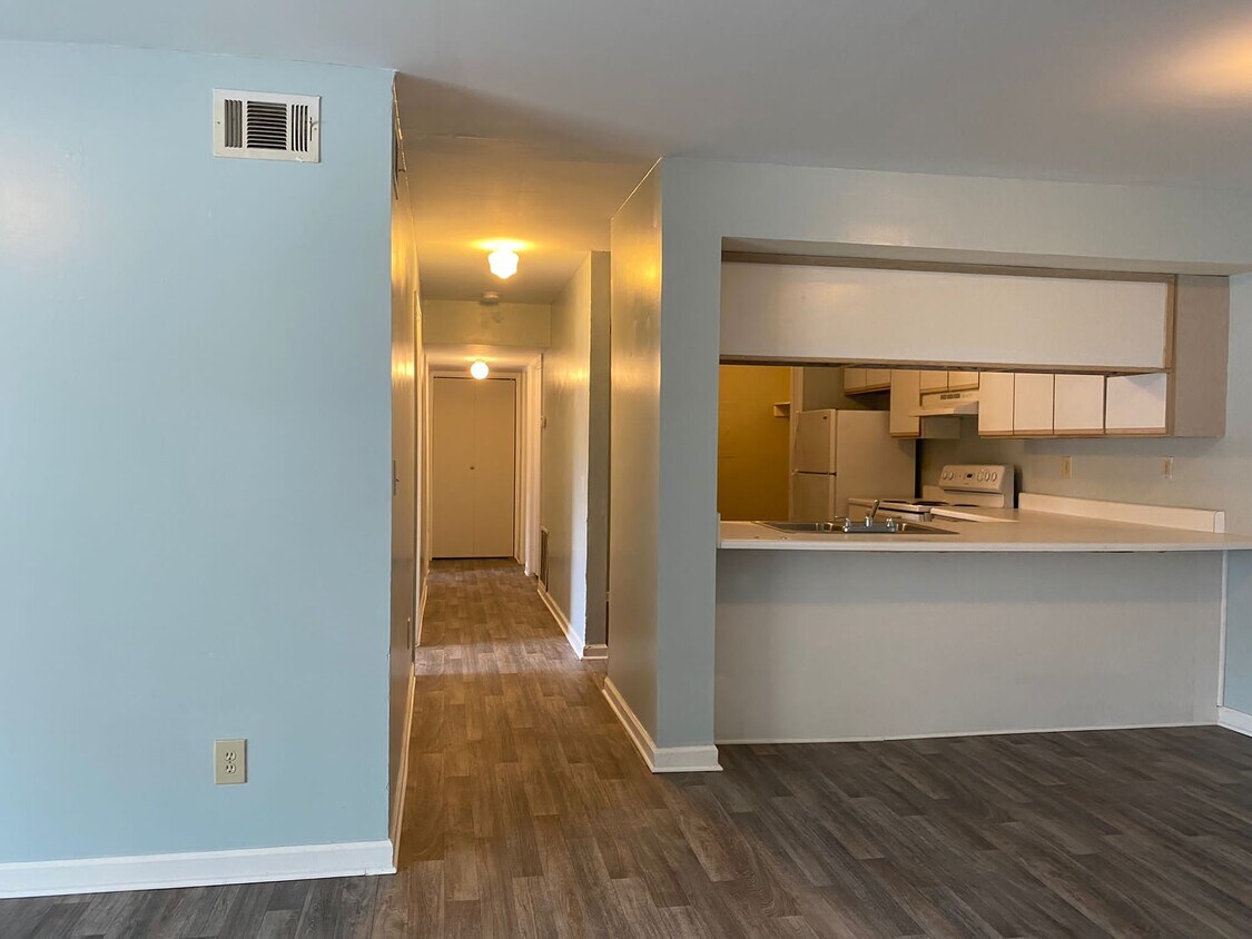 Foto principal - 5928 Sutcliff Sq