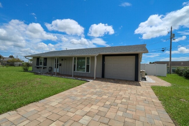 Building Photo - 1204 Harkness Way