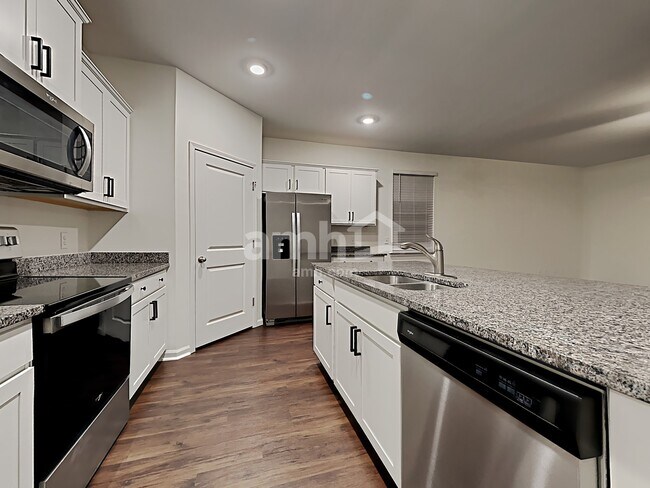 Foto del edificio - 275 Hogan Dr