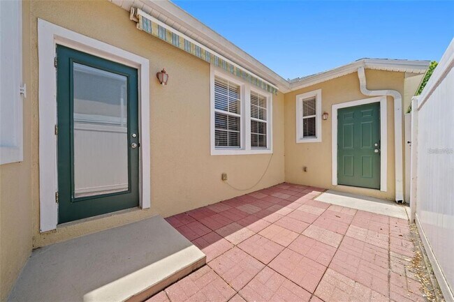 Foto del edificio - 7112 Five Oaks Dr
