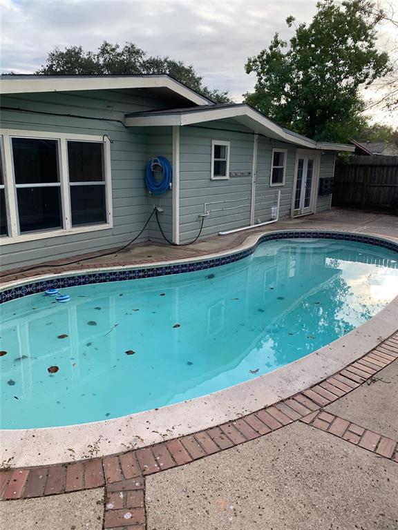 Primary Photo - 10 Maple Ln