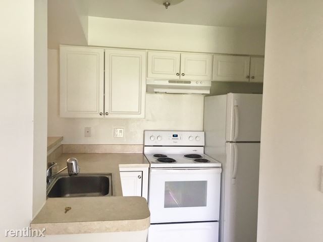 Building Photo - 14181 Ivanhoe Dr