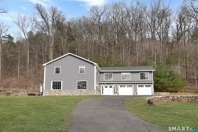 Building Photo - 50 1/2 Mountain Spring Rd