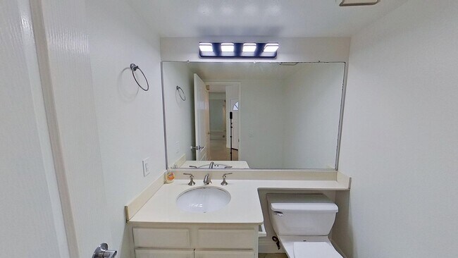 Building Photo - 55 Agostino