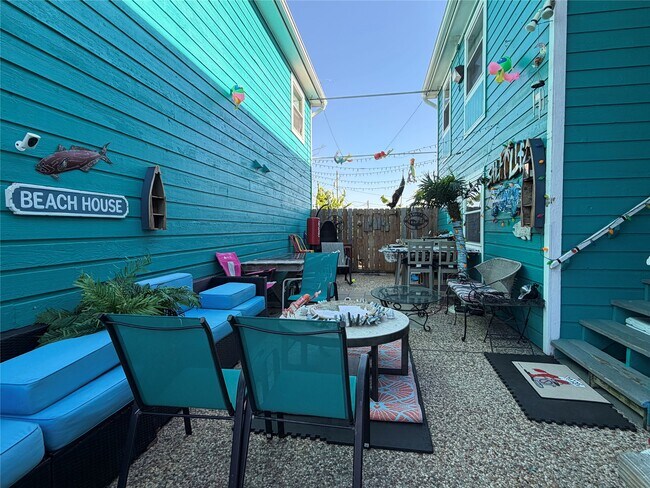 Foto del edificio - 6723 Heards Ln