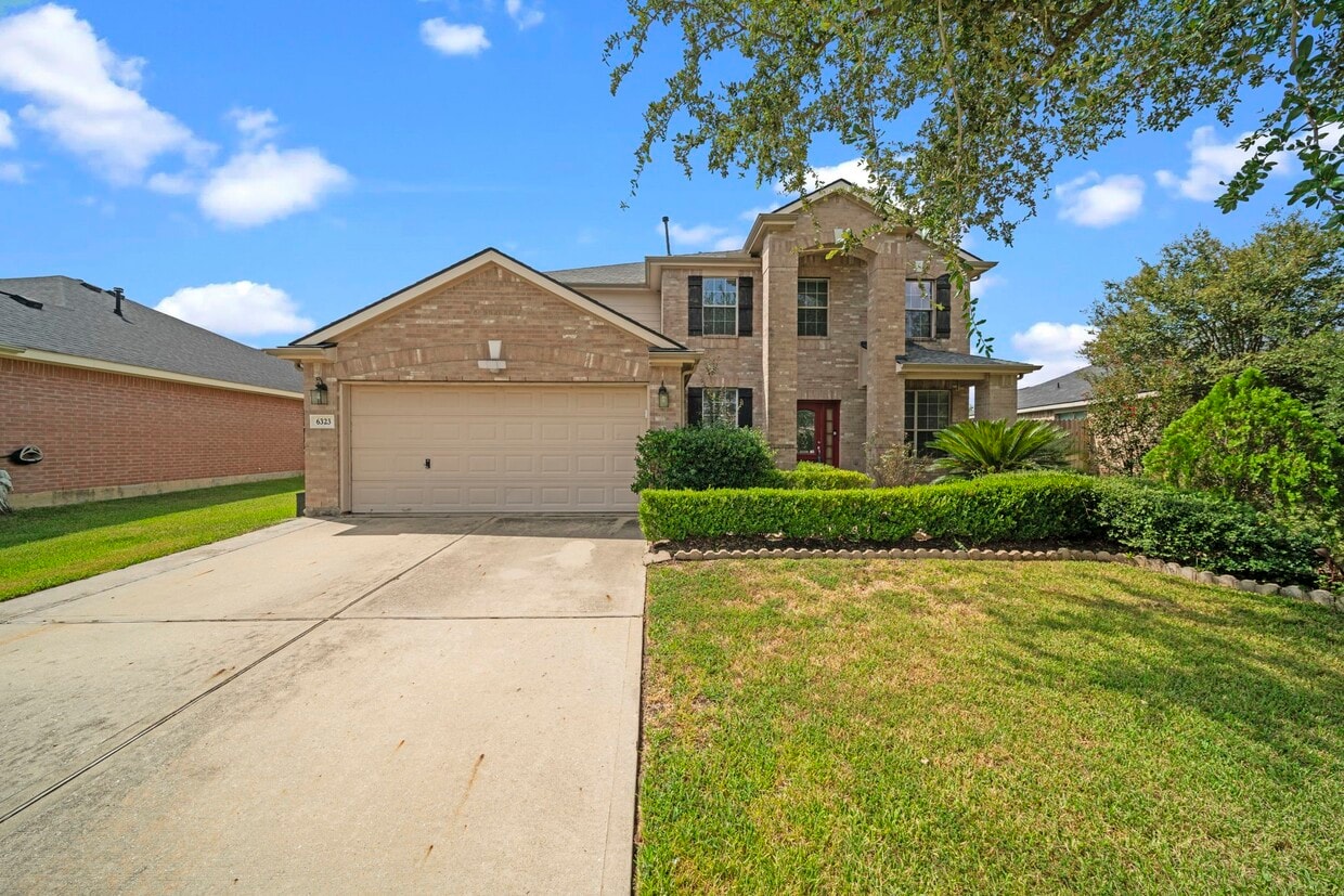 Foto principal - 6323 Channelbrook Ln
