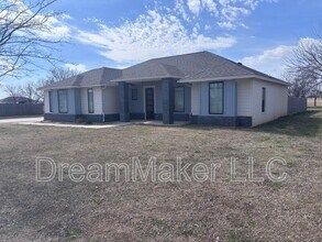 Building Photo - 5256 Red Maple Ave