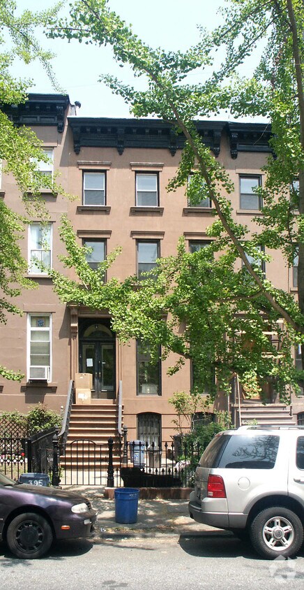 Primary Photo - 395 Union St