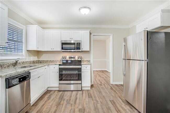 Building Photo - 3023 Blue Grass Ln