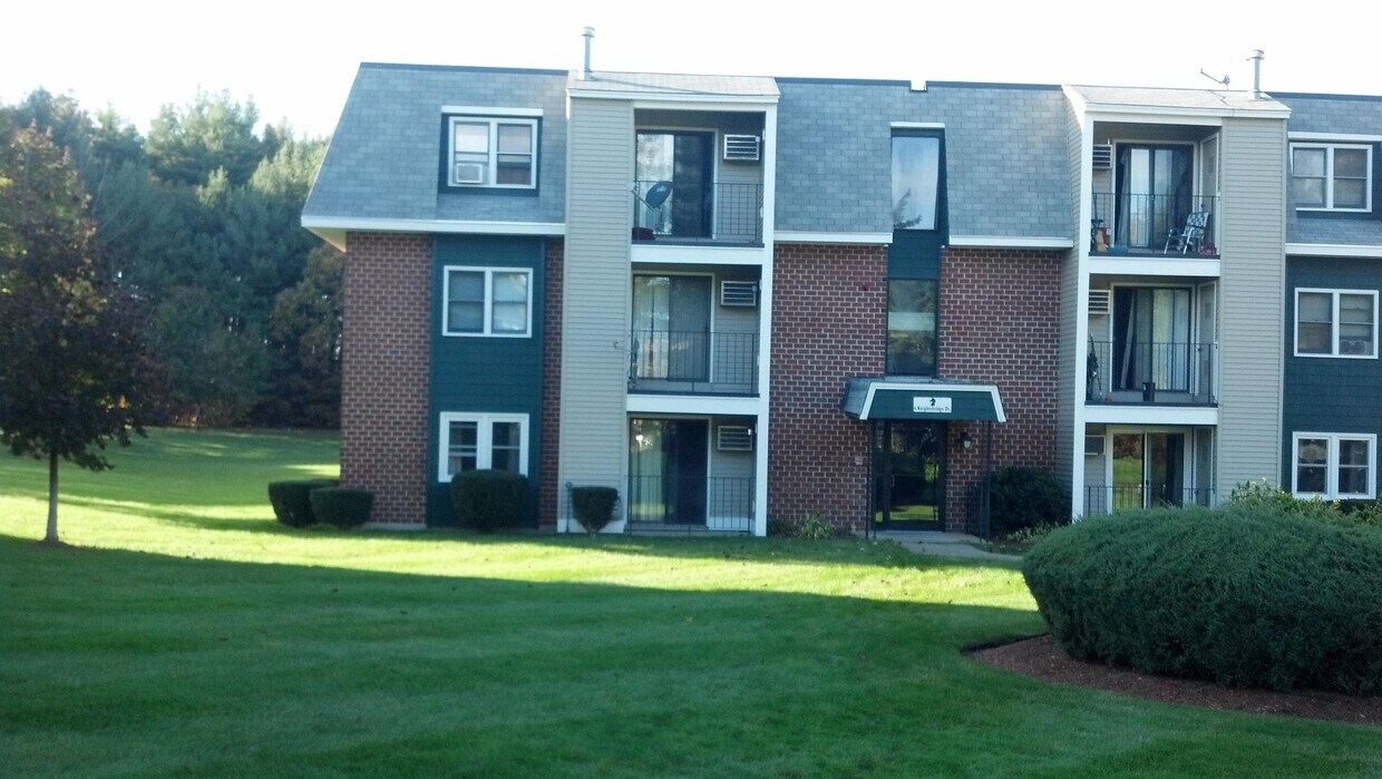 6 Knights Bridge Dr Unit 103, Nashua, NH 03063 Condo for Rent in