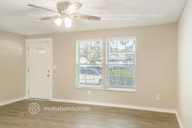 Foto del edificio - 8033 Banister Ln