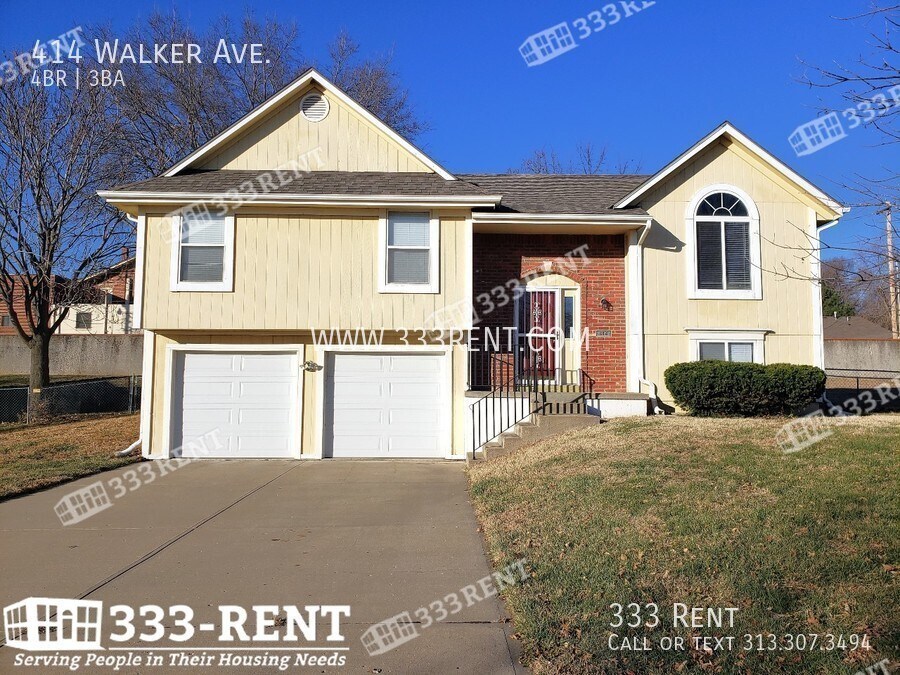 Primary Photo - Your huge split-level house with 2 master ...