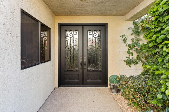 Building Photo - 49460 Ave Club La Quinta