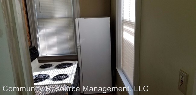 Building Photo - 1 br, 1 bath Apartment - 219 Pleasant Street