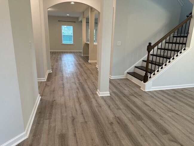 Foto del edificio - 5029 Castleoak Dr
