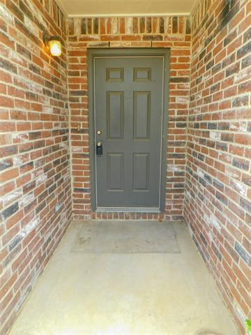 Building Photo - 5901 Thoroughbred Trail