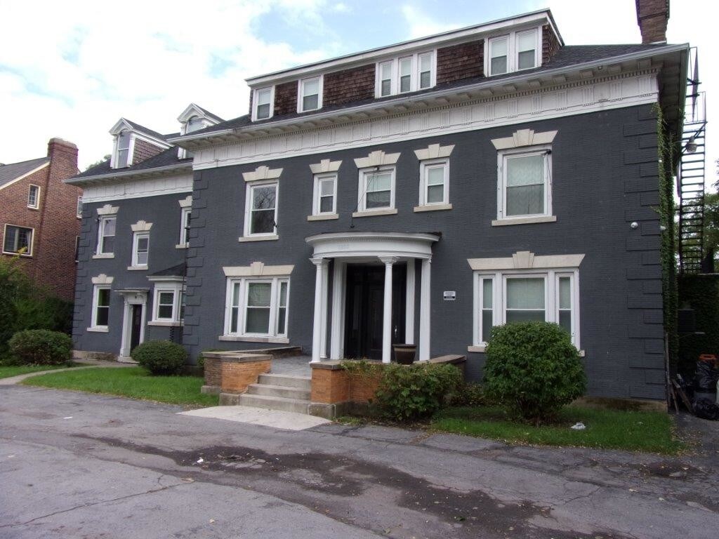 Foto principal - 1050 Lake Ave
