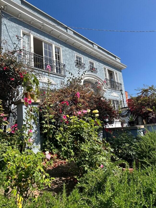 Foto del edificio - 1417 1/2 Maltman Ave