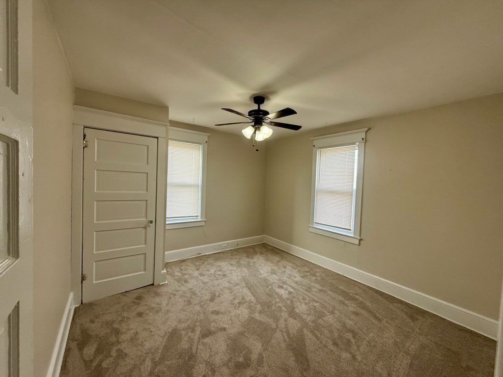 Foto del edificio - 404 W Broad St