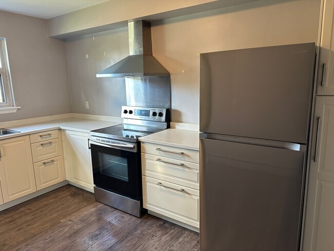 Photo du bâtiment - Spacious 2 Bedroom Apartment for Rent in O...