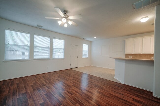Building Photo - 146 Silver Penny Dr