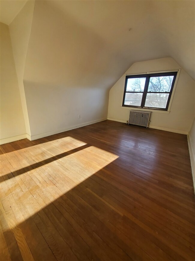 Building Photo - 133 W 52nd St