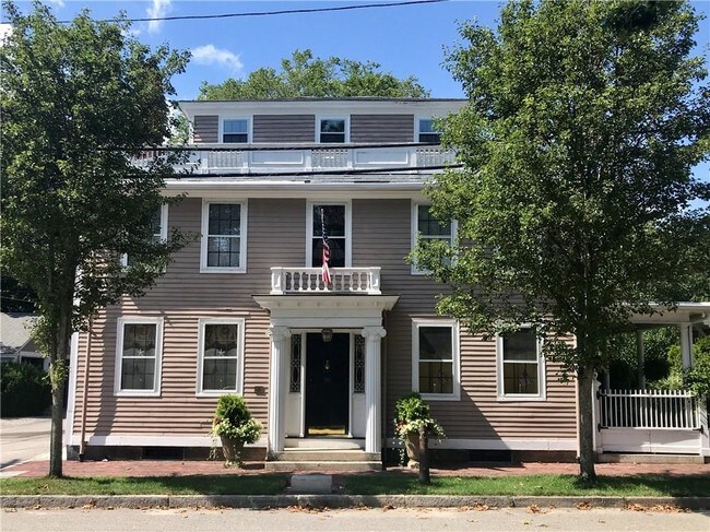 Building Photo - 56 Main St