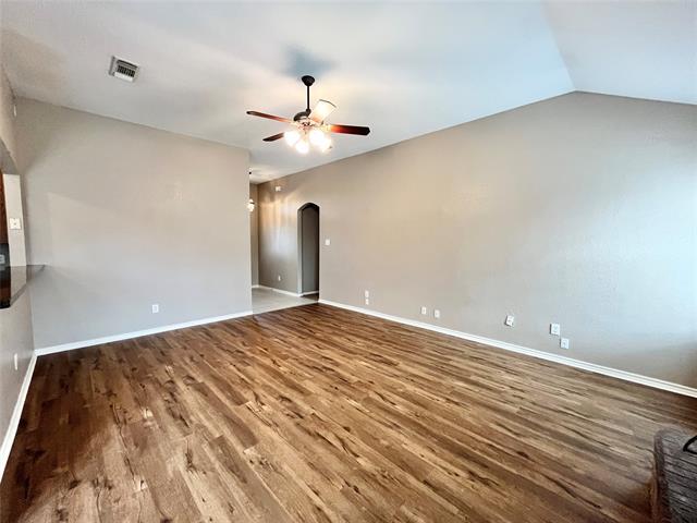 Foto del edificio - 1109 Hidden Glade Dr