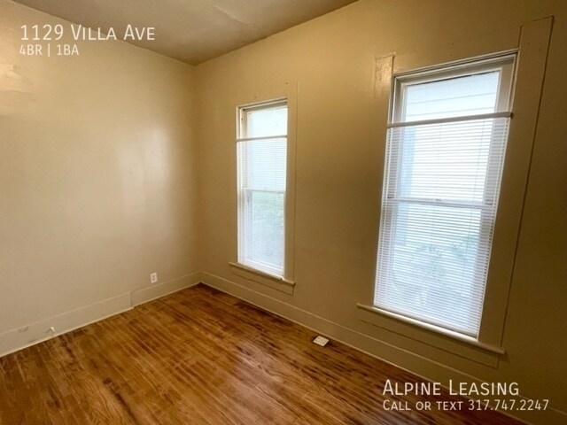 Building Photo - Huge kitchen with plenty of cooking space