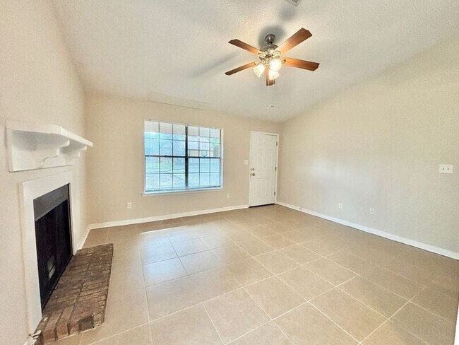 Foto del edificio - 9345 Chisholm Rd