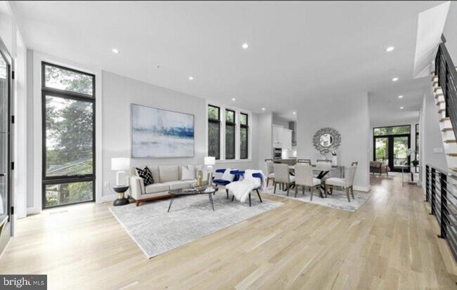 Foto del edificio - 2912 26th St NE
