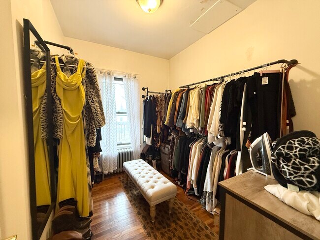 Foto del edificio - 81 Old Harbor St