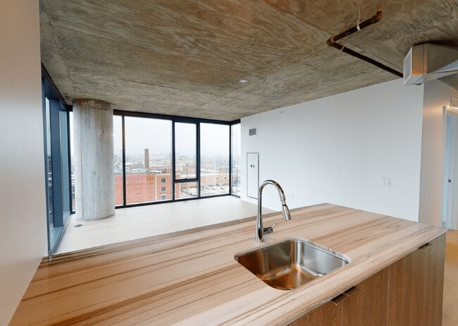 Building Photo - 2237 S Wabash Ave