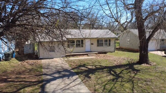 Foto del edificio - Charming 4 Bedroom House!