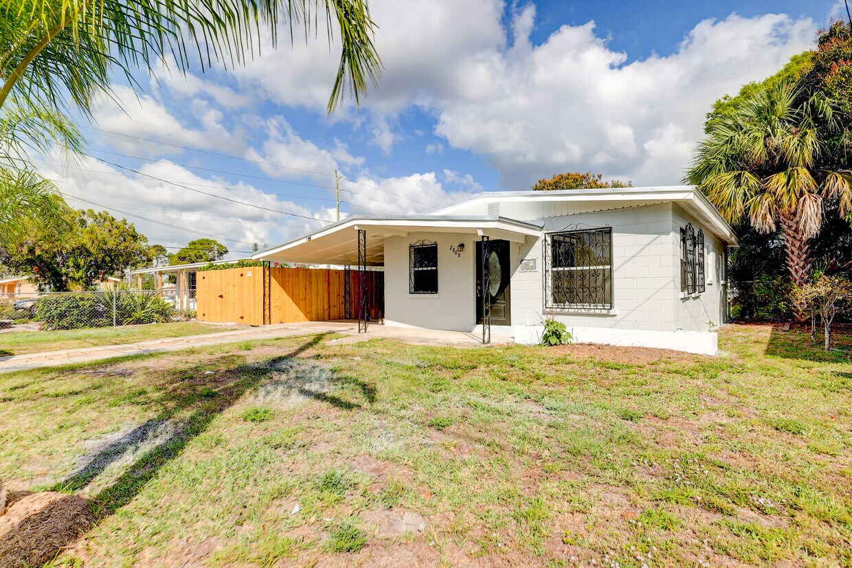 2808 Ave I, Fort Pierce, FL 34947 House for Rent in Fort Pierce, FL