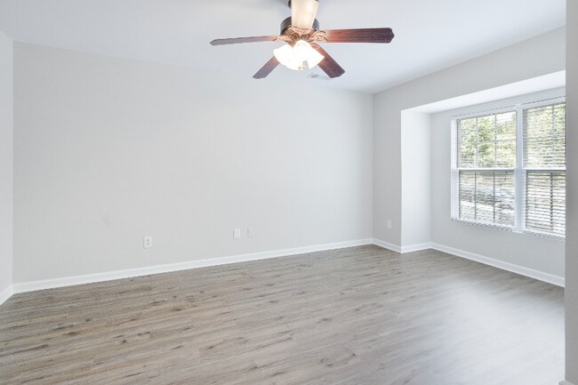 Foto del edificio - 10094 Treeside Ln