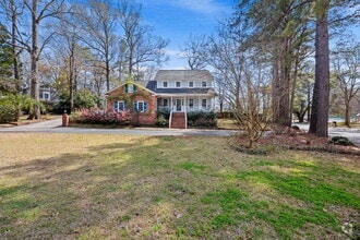 Building Photo - 100 Lakeview Dr