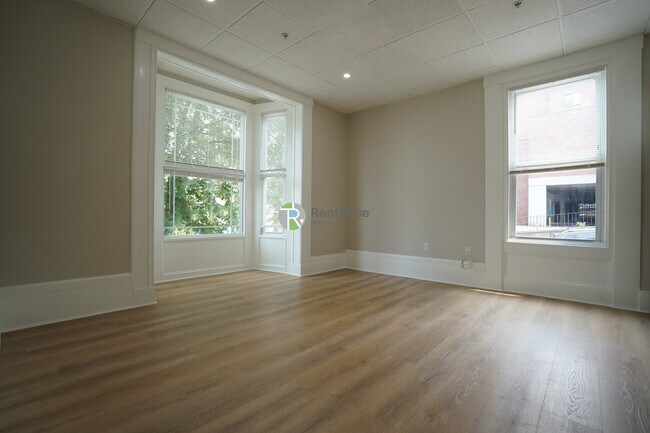 Building Photo - 142 Dorchester St