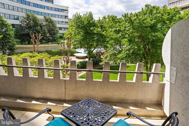 Foto del edificio - 700 New Hampshire Ave NW