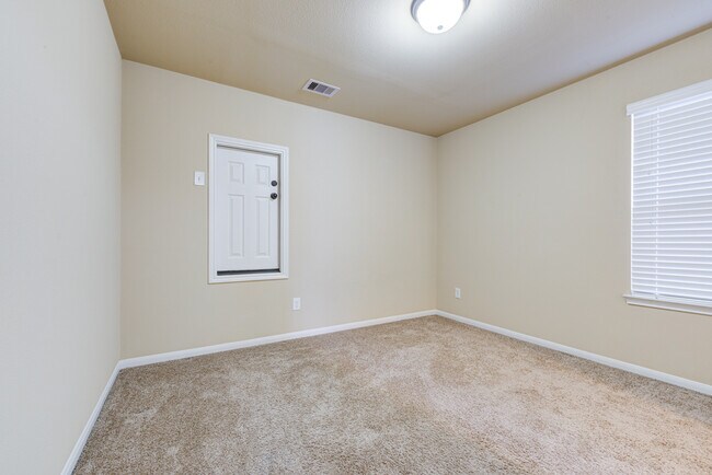 Foto del edificio - 2846 Weldons Forest Dr