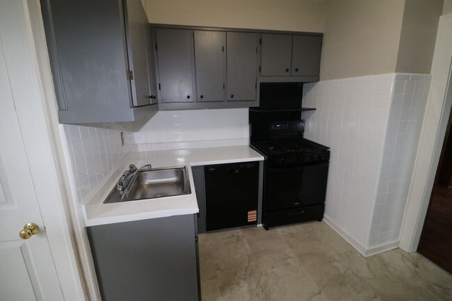 Building Photo - 4287 Rocky River Dr